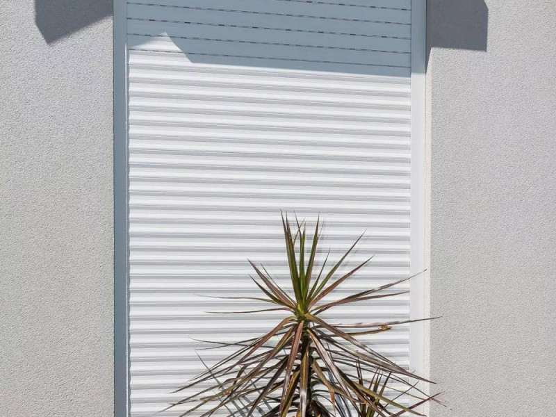 Naphálós műanyag redőny