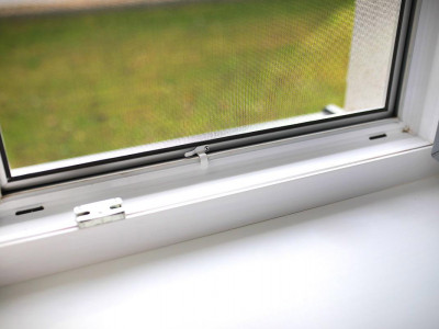 Rolós szúnyogháló ablak