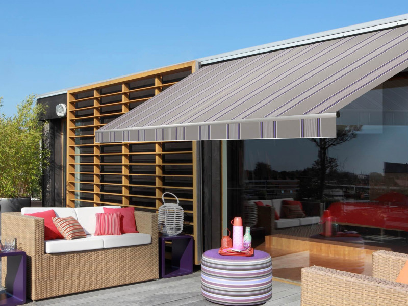 Feltekerhető napellenző